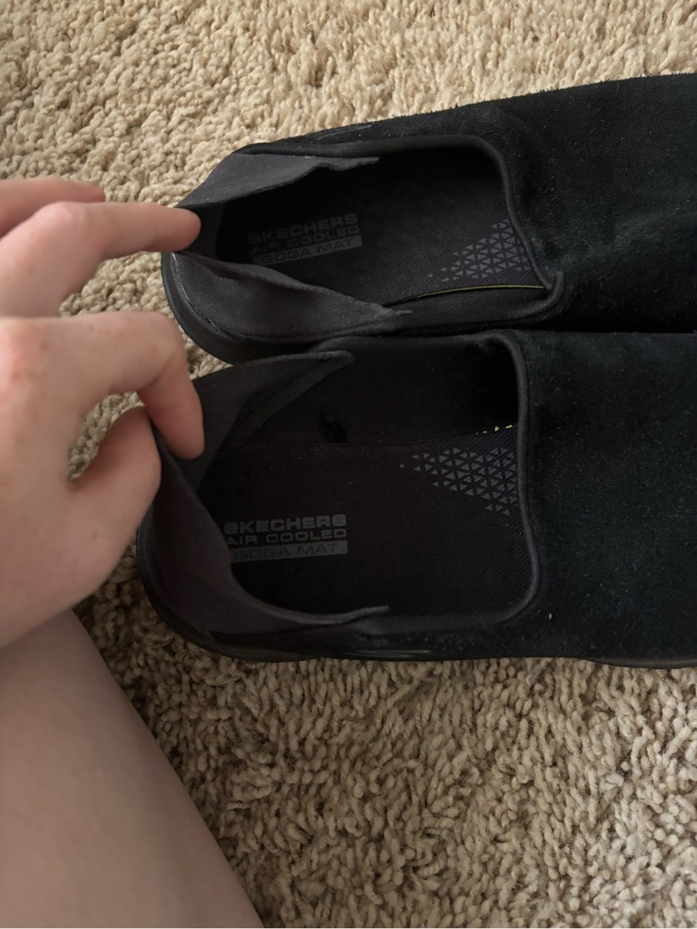 Skechers - Picture 2 of 4